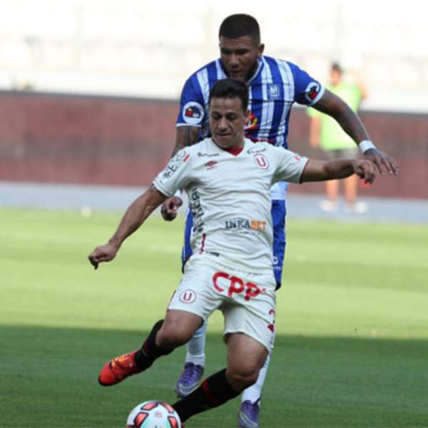 Universitario cayó goleado 3-0 ante Sport Huancayo en el Monumental