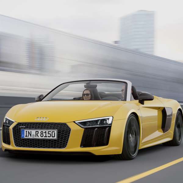 Disfruta del nuevo Audi R8 Spyder V10
