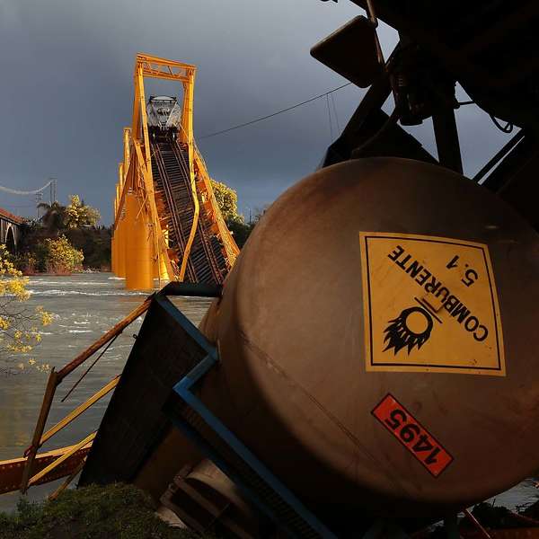 Pitrufquén: Onemi descarta contaminación de río tras caída de tren - Terra Chile