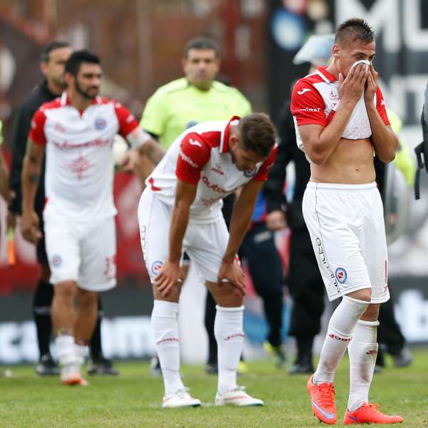 Por falta de policías, Almagro-Argentinos Juniors fue suspendido - Terra Argentina