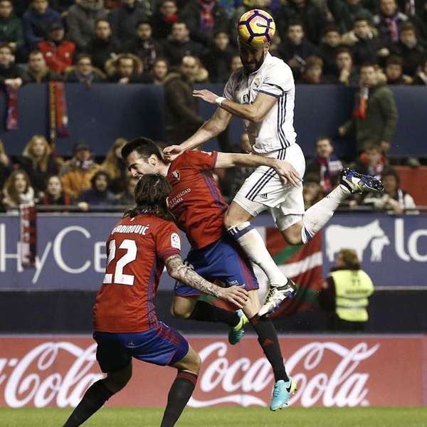 El Real Madrid gana con lo justo en Pamplona ante el colista