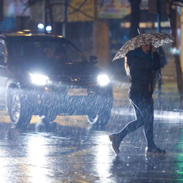Enel Distribución activó plan preventivo por lluvias en Santiago - Terra Chile
