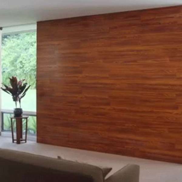 Decora una pared con piso laminado