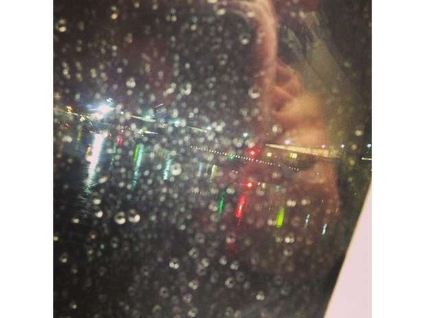 http://p2.trrsf.com/image/fget/cf/619/464/images.terra.com/2013/01/16/4-eua-instagram-blind-film-critic-tommy-edison-raindrops-plane-repro.jpg
