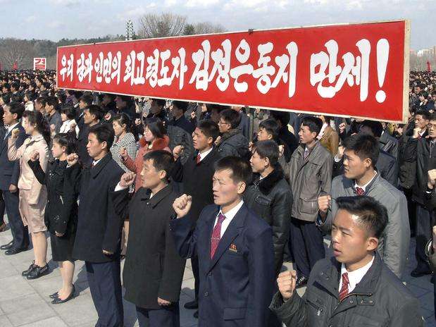 Ciudadanos de Corea del Norte juran lealtad a Kim. Foto: Reuters en español