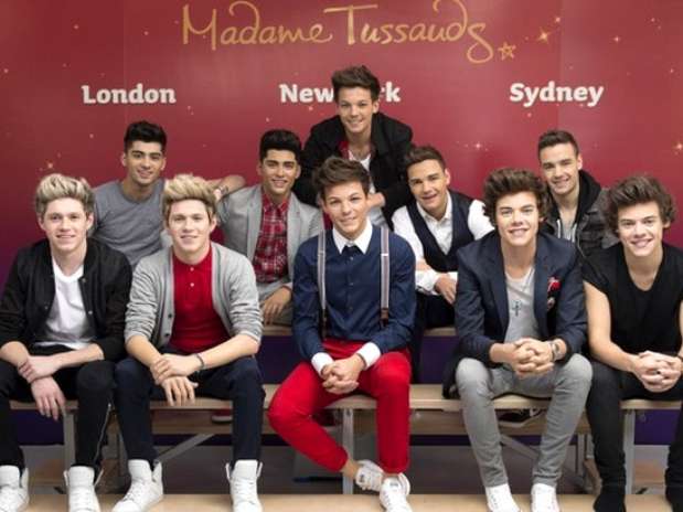 ¿Reconoces quiénes son los verdaderos y quiénes las figuras de cera? Foto: onedirection.madametussauds.com/