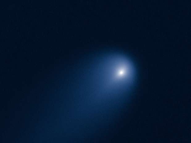 Os cometas são compostos basicamente por gelo, além de poeira, formada por pequenos fragmentos rochosos e gases congelados Foto: NASA & ESA / Divulgação
