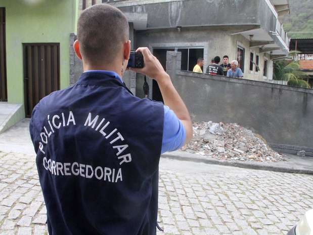 Cabeça de marido da policial militar foi deixada dentro de mochila, em frente à residência da mulher, na zona oeste do Rio de Janeiro Foto: Jadson Marques / Futura Press