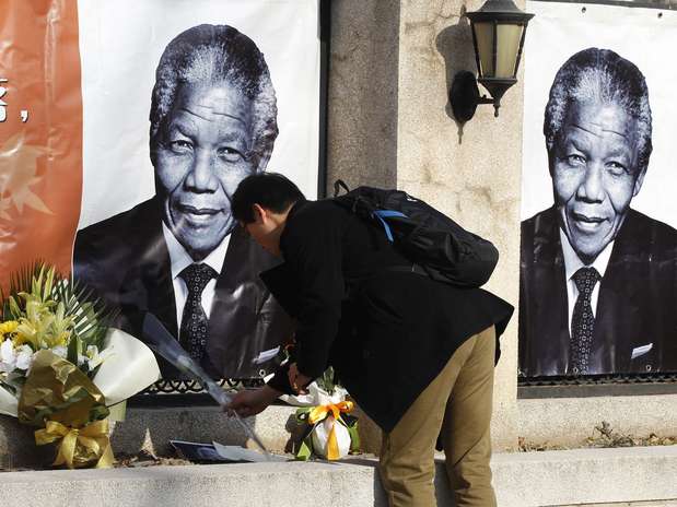 Homenageado “hoje” ao morrer, — Mandela já foi odiado por líderes ocidentais