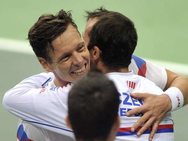 Berdych comemora importante vitória na Copa Davis Foto: AP