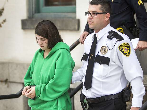 Uma mulher detida na Pensilvânia após suspeita de assassinato confessou ter matado mais de 20 pessoas em vários estados americanos Foto: AP