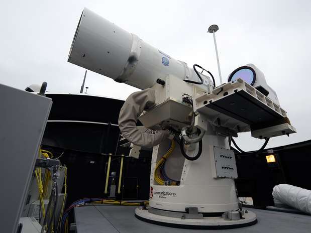 Protótipo de arma eletromagnética, futuramente usada pela Marinha americana; Os planos das Forças Navais são de testar a tecnologia a bordo no final deste ano Foto: AP