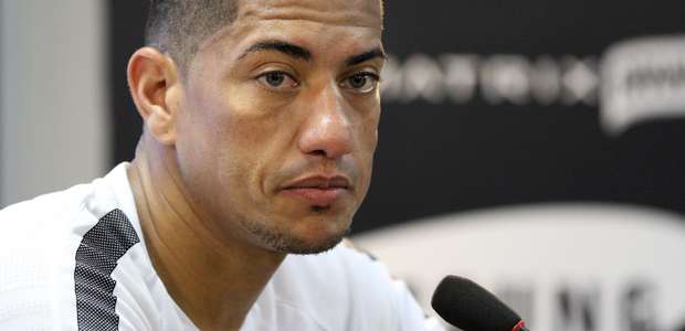 Ainda estão devendo 4 meses, revela Ralf no Corinthians