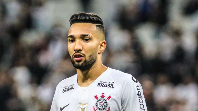 Clayson comenta recomeço no Corinthians e prevê maior entrosamento