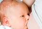 A amamentação incentiva que o bebê feche a boca para sugar o leite e respire pelo nariz