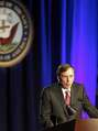 Former CIA director and retired general David Petraeus serves as the keynote speaker at the University of Southern California annual dinner for veterans and ROTC students, in Los Angeles, California March 26, 2013. Foto: Alex Gallardo / Reuters