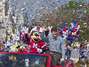 Eli Manning festeja su campeonato con Mickey Mouse. Foto: Matt Stroshane / AP