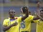 El ecuatoriano Christian Benítez, izquierda, celebra luego de anotar un gol contra El Salvador en partido amistoso disputado en Quito, Ecuador, el jueves 21 de marzo de 2013.  Foto: Dolores Ochoa) / AP
