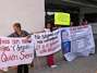 Al salir de la sede de la Procuraduría, las familias salieron molestas gritando "justicia", y exigiendo a las autoridades a revelar las pistas que tienen para localizar a los desaparecidos. Foto: Reforma 
