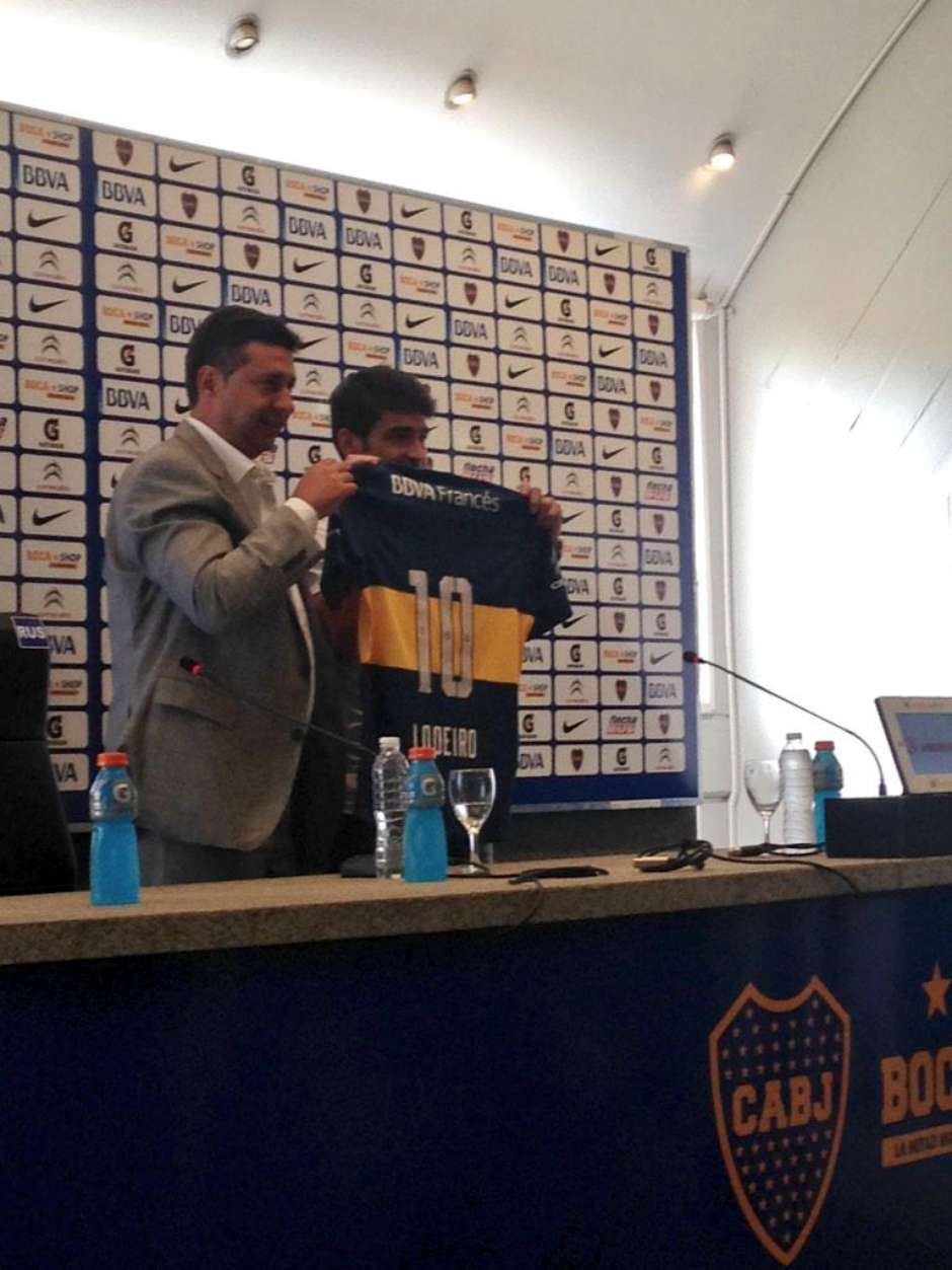 Boca apresenta Lodeiro e dá a 10 de Maradona a ex-corintiano