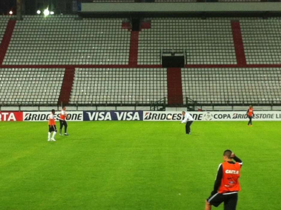 Globo opta por Corinthians e deixa clássico com Band