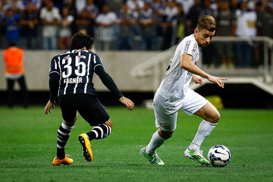 Corinthians e Santos põem à prova invencibilidades por topo