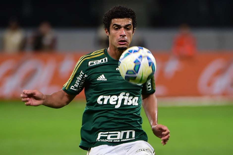 Empolgou? Egídio brilha pela 1ª vez e ganha elogio de rivais