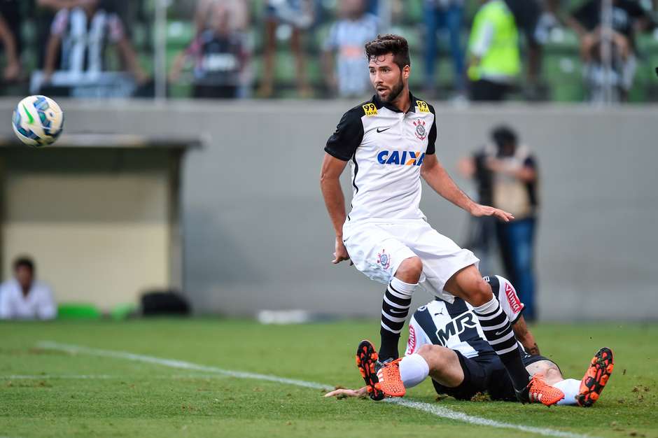 Após banco com Mano, Felipe elogia Tite: 