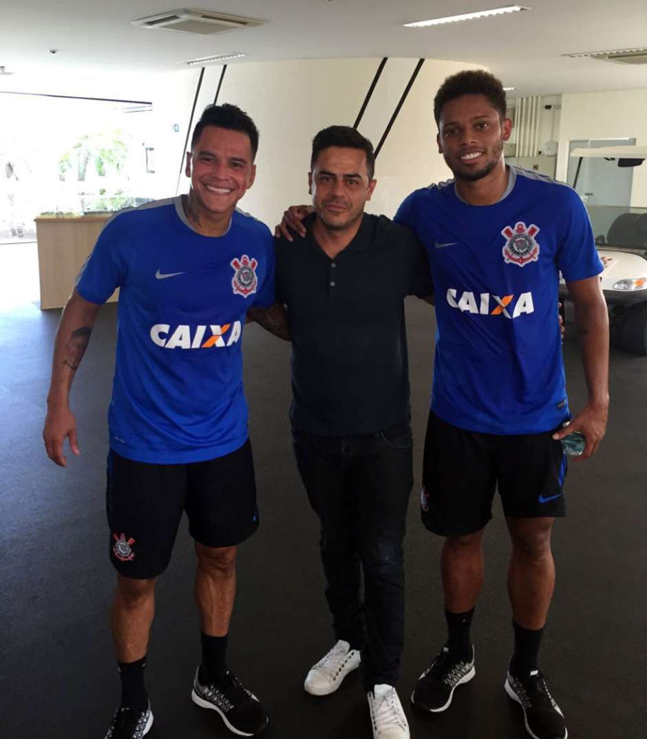 Após André, Giovanni Augusto também veste a camisa do Timão