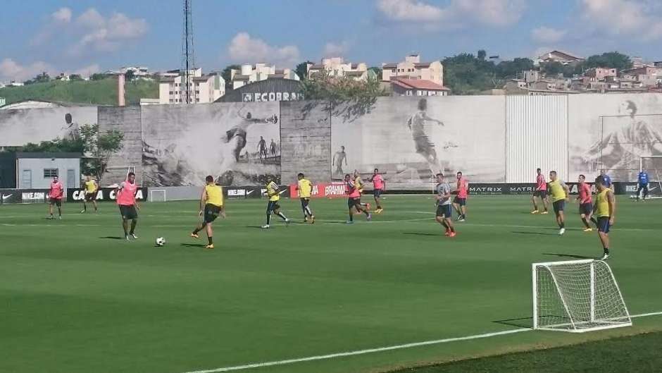 Tite ensaia 'mistão' no Corinthians para jogo contra o Capivariano