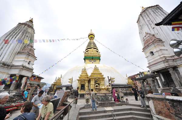 Antes: o Syambhunaath Stupa, conhecido como Templo do Macaco