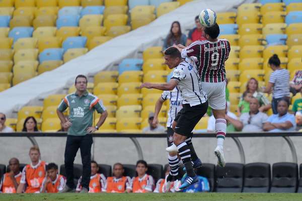 Guerrero perde gol incrível, e Corinthians empata com Flu