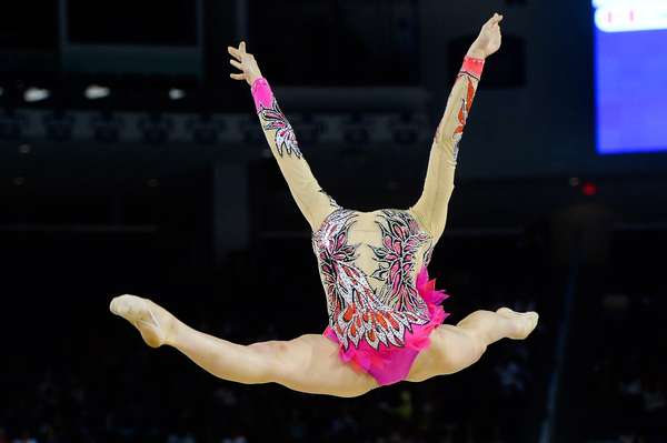 Atletas da ginástica rítmica se apresentaram nesta sexta-feira no Toronto Coliseum nos Jogos Pan-Americanos 2015. As brasileiras Natália Gaudio e Angélica Kvieczynski competiram na prova individual