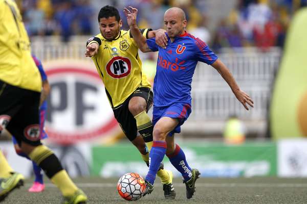 San Luis de Quillota frenó el vuelo con el que venía Universidad de Chile y consiguió un empate 1-1 en el duelo adelantado de la tercera fecha del Torneo de Clausura. El elenco de Sebastián Beccacece, que venía encumbrado tras el histórico 8-1 que le propinó a O’Higgins en la jornada pasada, se mostró incómodo en la cancha sintética del Lucio Fariña y cometió varios errores, sobre todo en defensa.