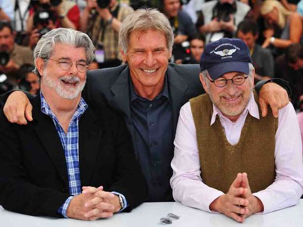 Harrison Ford y Steven Spielberg esperan que George Lucas escriba el guión de Indiana Jones 5 Get?src=http%3A%2F%2Fimages.terra.com%2F2012%2F09%2F21%2Fharrisonspielberglucas-getty