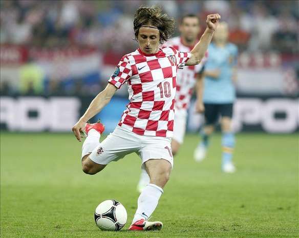 Modric viaja mañana a España para fichar por el Real Madrid, según Sky Sports Foto: Agencia EFE / © EFE 2012. Está expresamente prohibida la redistribución y la redifusión de todo o parte de los contenidos de los servicios de Efe, sin previo y expreso consentimiento de la Agencia EFE S.A.