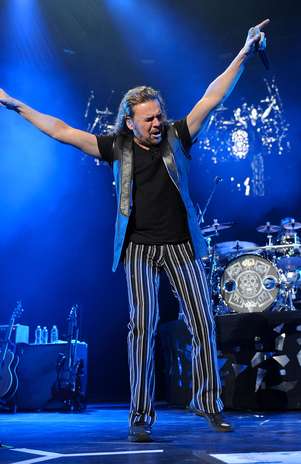 NEW YORK, NY - APRIL 10: Singer Fernando Olvera of the band Mana performs at Madison Square Garden on April 10, 2012 in New York City. (Photo by Jason Kempin/Getty Images) Foto: Getty Images