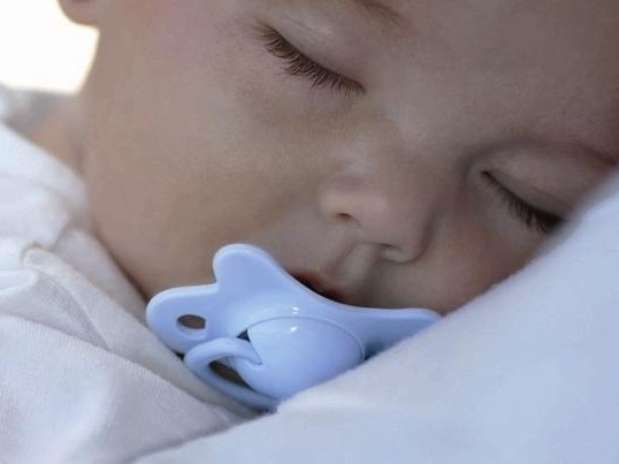 Bebé Dormido, Durmiendo, Niño, Chupete Foto: SUAVINEX Bebé Dormido, Durmiendo, Niño, Chupete Foto: SUAVINEX