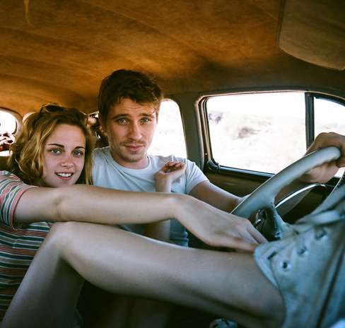 6. En el camino. (On the road). 2012. Con mucha controversia, Stweart estelariza esta cinta, donde pasa de ser la joven inocente y dulce de la saga de crepúsculo a una adolescente con muchos más rasgos de adultez. 'En el camino' es la adaptación cinematográfica de la novela de Jack Kerouac. Stewart interpreta a Marylou, acomapaña en su viaje a un aspirante a escritor, que decide recorrer EE.UU. La cinta tuvo buenas críticas en Cannes 2012, aunque ha sido motivo de mucha controversia por escenas un tanto subidas de tono. Foto: Divulgación