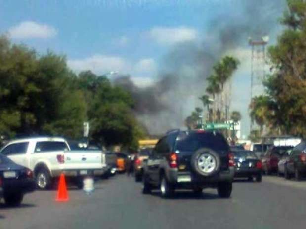 Explota coche bomba en Nuevo Laredo Get?src=http%3A%2F%2Fimages.terra.com%2F2012%2F06%2F29%2Fcochebombalaredo