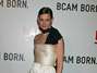 Cabello recogido, perfecto, vestidos largos y actitud de diva, esta era la nueva Katie Holmes. La actriz comenzaría a ser vestida por los mejores diseñadores y a acaparar decenas de portadas de revistas de moda. Foto: Getty Images Cabello recogido, perfecto, vestidos largos y actitud de diva, esta era la nueva Katie Holmes. La actriz comenzaría a ser vestida por los mejores diseñadores y a acaparar decenas de portadas de revistas de moda. Foto: Getty Images