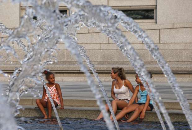 La tormenta que azotó el área de la capital la noche del viernes fue inesperada para los meteorólogos por tratarse de un "derecho", un fenómeno que sólo pasa por la zona cada cuatro años de media y es más habitual en el medio oeste estadounidense y la zona de los Grandes Lagos fronterizos con Canadá. Foto: Getty Images
