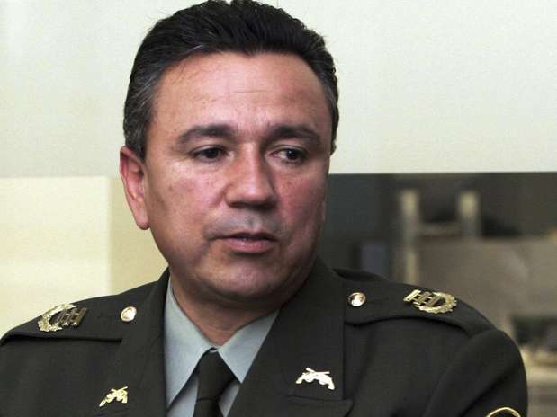 Santoyo llegó al aeropuerto internacional de Dulles, a las afueras de Washington, el 3 de julio procedente de Bogotá, donde ese mismo día se entregó a la Dirección Antidrogas Estadounidense (DEA) en Colombia. Santoyo llegó al aeropuerto internacional de Dulles, a las afueras de Washington, el 3 de julio procedente de Bogotá, donde ese mismo día se entregó a la Dirección Antidrogas Estadounidense (DEA) en Colombia.