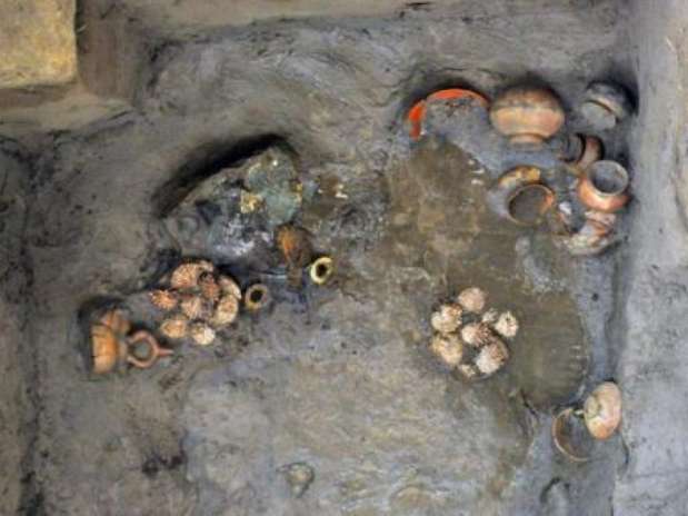 El 4 julio se descubrió una nueva tumba con los restos y joyas de un personaje de alta jerarquía, perteneciente a la élite Sicán o Lambayeque.