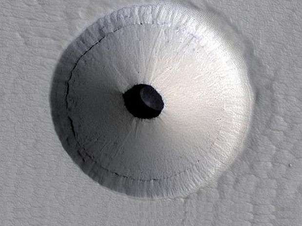 Un agujero en la superficie marciana Get?src=http%3A%2F%2Fimages.terra.com%2F2012%2F07%2F19%2Fagujerooscuromarte