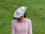 Kate Middleton encabeza la lista de 'Las mejor vestidas' del año según la revista Vanity Fair. Es la tercera vez que está en este ranking pero la primera que consigue el primer puesto en esta lista que cumple 73 años. La duquesa de Cambridge será portada de septiembre de 2012 para conmemorar la medalla de oro a la mejor vestida.   Foto: Gtres Kate Middleton encabeza la lista de 'Las mejor vestidas' del año según la revista Vanity Fair. Es la tercera vez que está en este ranking pero la primera que consigue el primer puesto en esta lista que cumple 73 años. La duquesa de Cambridge será portada de septiembre de 2012 para conmemorar la medalla de oro a la mejor vestida.   Foto: Gtres