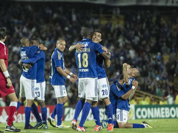 Millonarios derrotó 3-0 a Palmeiras en Bogotá, con goles de Juan Esteban Ortiz, Wason Rentería y Lewis Ochoa, en el juego de vuelta por los octavos de final de la Copa Sudamericana, lo que le dio la clasificación a cuartos, tras remontar el 3-1 del partido de da. Foto: David Felipe Rincón / Terra