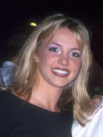 Cuando la joven y rubia cantante americana estaba en la cúspide del éxito, nadie podría imaginar que Britney Spears tendría un cambio radical. Pero, no fue sólo la música la que marcó su carrera, sino que en los últimos 13 años, su cabello también pasó por muchas transformaciones. Foto: Getty Images