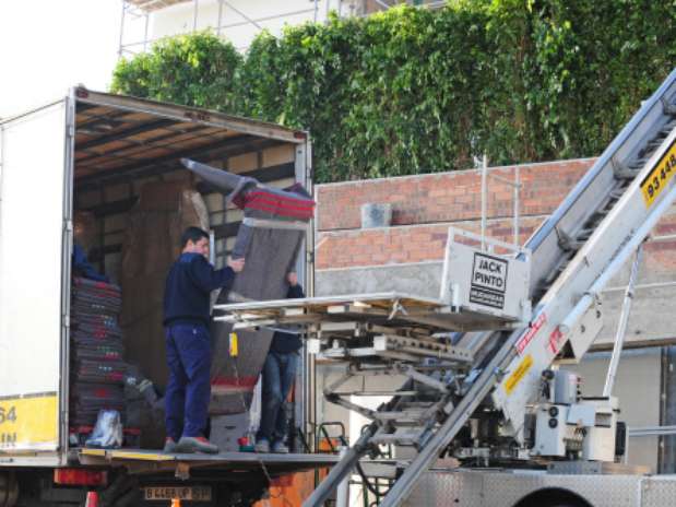 La nueva casa, situada en Esplugues de Llobregat, ha recibido este fin de semana todos los muebles y cajas con las pertenencias de la pareja.  Foto: Gtres