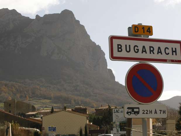 Vista de la localidad de Bugarach, situado junto al pico de Bugarach, al sur de Francia. Foto: EFE en español